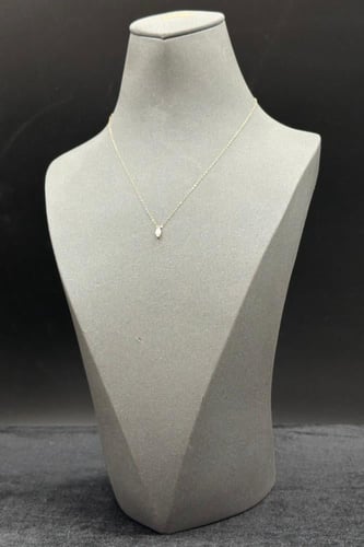 عقد ذهب تصميم الماس عيار 18 وزن 0.4 جرام