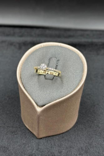 دبلة توينز ذهب تصميم الماس عيار 18 وزن 2.7 جرام