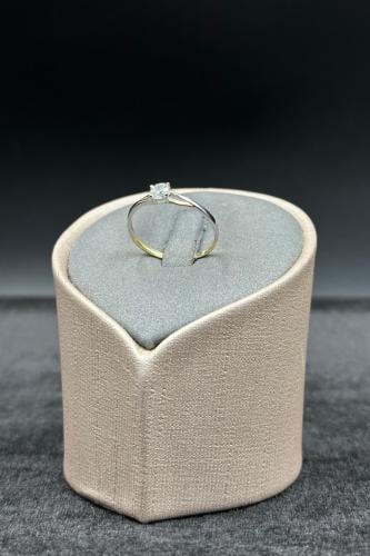 خاتم ذهب ناعم عيار 18 تصميم الماس مع فص سوليتير وز...