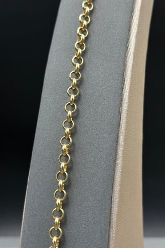 اسوارة دوائر ذهب صافي عيار 18 وزن من 2.6 الى 2.7 ج...