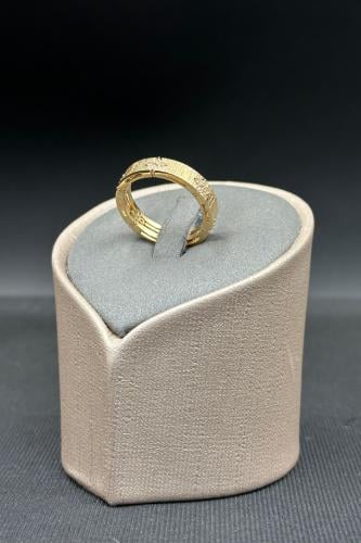 دبلة وردة ذهب تصميم الماس عيار 18 وزن من 3 الى 3.1...