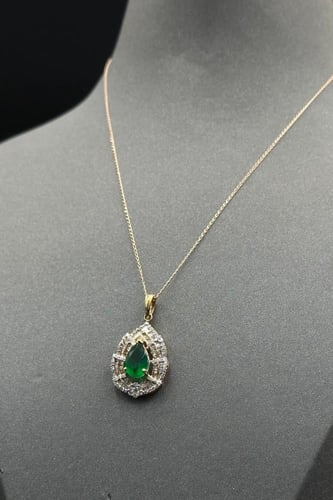 عقد الماس وزن الذهب : 2.76 جرام وزن الألماس : 0.7...