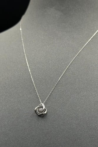 عقد الماس وزن الذهب : 0.34 جرام وزن الألماس : 0.07...