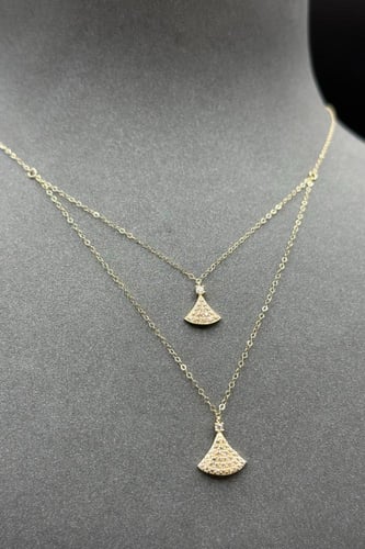 سلسال ذهب عيار 18 دورين مثلث تصميم الماس وزن 0.9 ج...