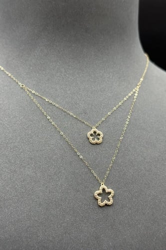 عقد ذهب عيار 18 دورين نجمة تصميم الماس وزن من 0.8...