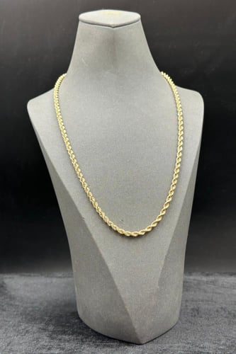 عقد ذهب عيار 18 مجدول وزن من 6.4 الى 6.5 جرام