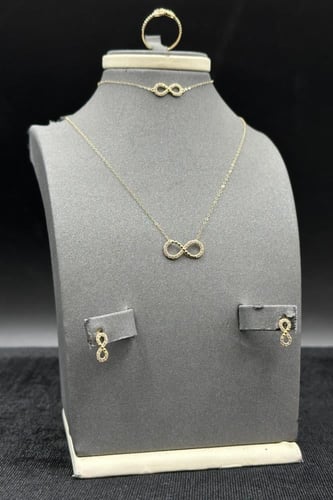 طقم انفنتي ذهب عيار 18 وعد اللانهاية وزن 2.6 جرام