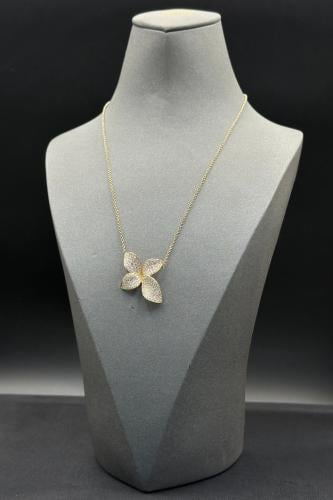 سلسال ذهب عيار 18 وردة تصميم الماس وزن 6.4 الى 6.5...