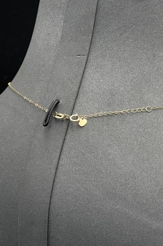 عقد مستطيل ذهب ايطالي عيار 18 وزن من 1.1 الى 1.2 ج...