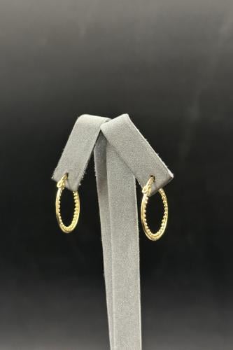 حلق ذهب صافي ايطالي عيار 18 وزن من 2.2 الى 2.3 جرا...