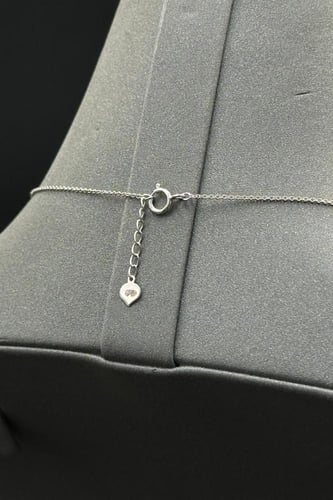 عقد الماس وزن الذهب : 2.92 جرام وزن الألماس : 0.4...