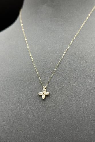 سلسال ذهب ناعم عيار 18 زهرة بتصميم الماس وزن 0.6 ج...