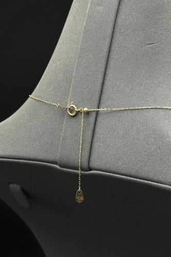 عقد الماس وزن الذهب : 1.80 جرام وزن الألماس : 0.40...