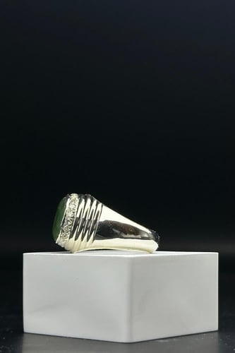 خاتم فضة رجالي عيار 925 مع الماس حجر زمرد بوزن 10....