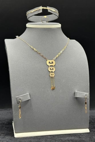 طقم ذهب صافي عيار 21 وزن من 2.6 الى 2.8 جرام