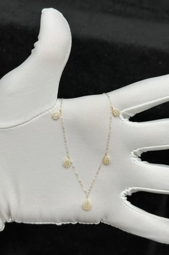 سلسال شوكر ذهب عيار 18 دمعة بتصميم الماس وزن 1.2 ج...