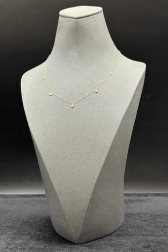 شوكر ذهب عيار 18 بتصميم الماس وزن 0.6 جرام