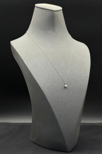 عقد الماس وزن الذهب : 1.16 جرام وزن الألماس : 0.30...