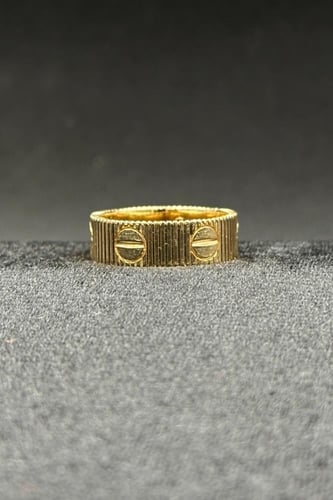 دبلة ذهب صافي عيار 18 وزن من 7 الى 7.3 جرام