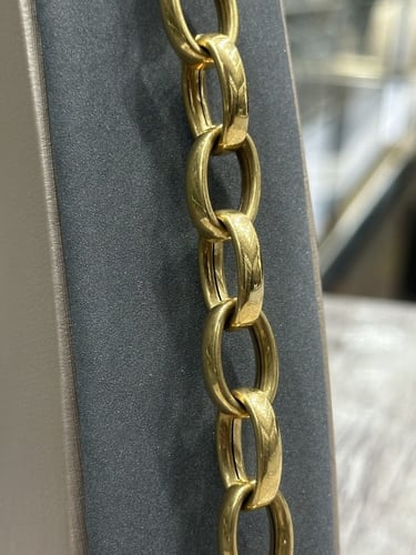 اسوارة جنزير كبير ذهب عيار 18 بوزن 15.6 جرام