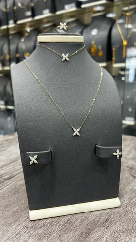 طقم ذهب فراشة كريستال لون شفاف