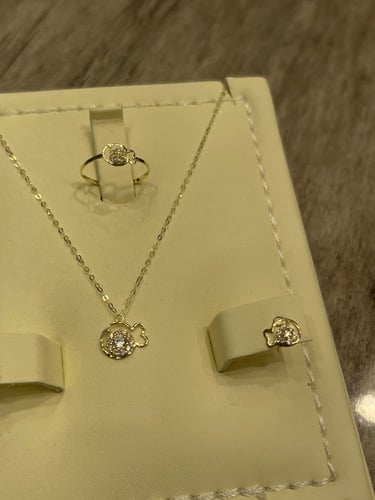 طقم اطفال ذهب تصميم الماس شكل سمكة