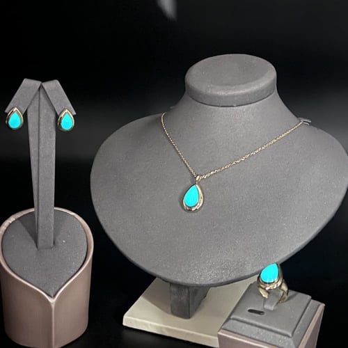 طقم ذهب ايطالي عيار 18 لون فيروزي مضيئ بالظلام