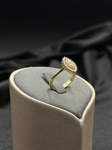 خاتم ذهب الماس بتصميم معين يضفي لمسة ساحرة لاصبعك