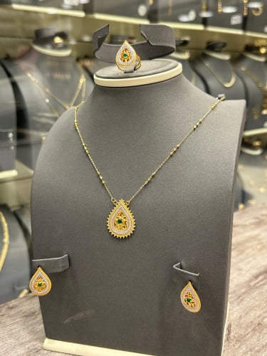 طقم ذهب بحريني فخم عيار 21 لأطلالة جذابة وساحرة