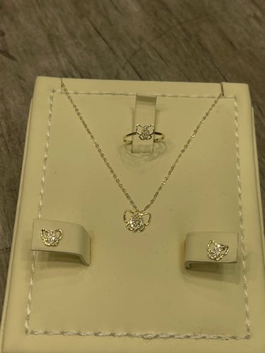 طقم اطفال ذهب تصميم الماس شكل فراشة