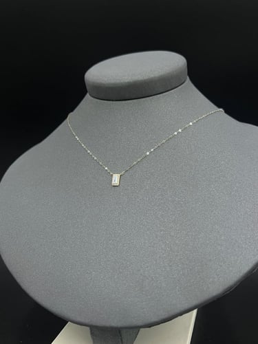 عقد باقيت مستطيل