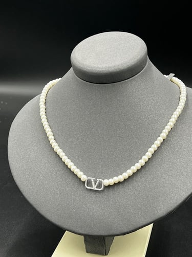 عقد ذهب ابيض مع لولو تصميم رقم2