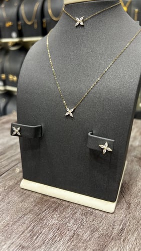 طقم ذهب فراشة كريستال لون شفاف