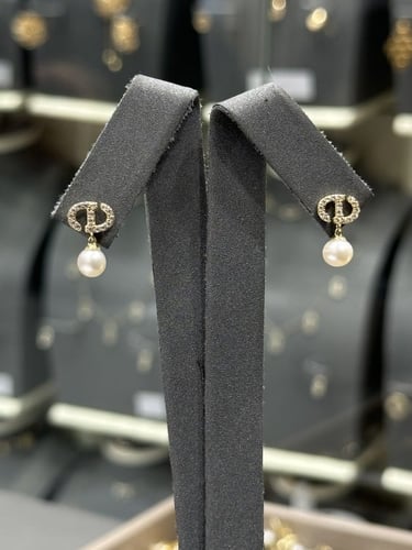 حلق ذهب مع لؤلؤ