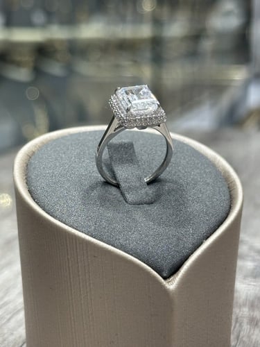 خاتم ذهب سوارفسكي - Queen Model