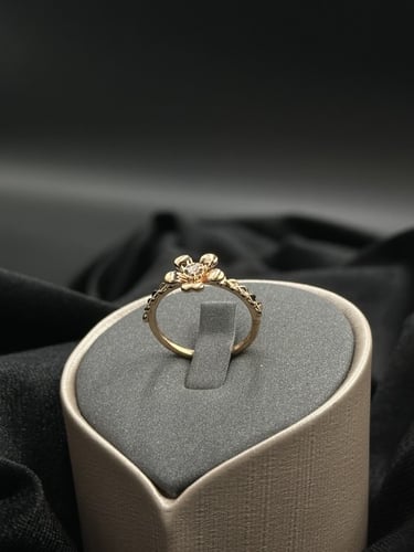 خاتم ذهب الماس بتصميم الوردة الفخم