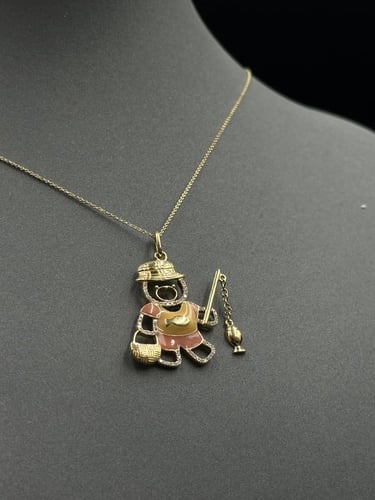 عقد الماس بتصميم دبدوب ملون لأطلالة راقية