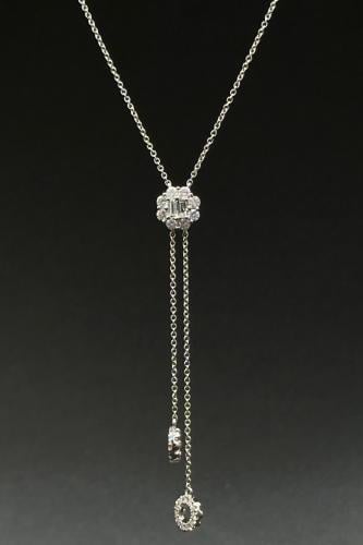 عقد الماس وزن الذهب : 2.92 جرام وزن الألماس : 0.4...