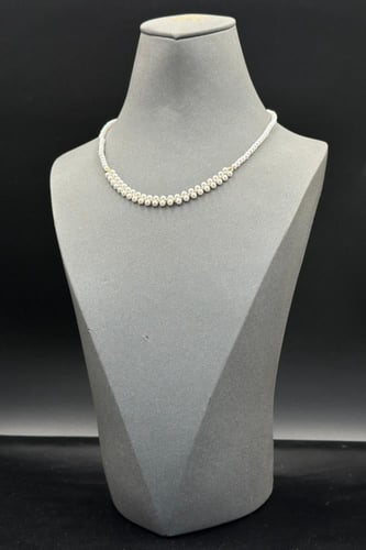 عقد لؤلؤ مع ذهب بالمنتصف عيار 18 وزن 1.1 جرام