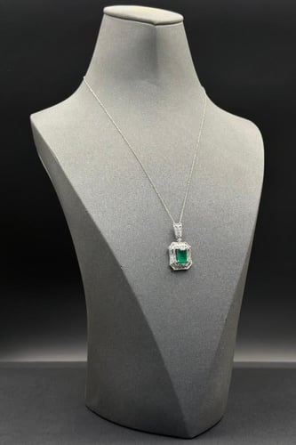 عقد الماس وزن الذهب : 4.29 جرام وزن الألماس : 0.61...