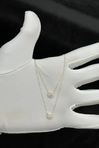 سلسال ذهب عيار 18 دورين فلورا تصميم الماس وزن من 0...