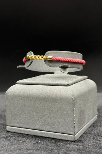 اسوارة قيطان جنزير ذهب صافي عيار 21 وزن من 0.46 ال...