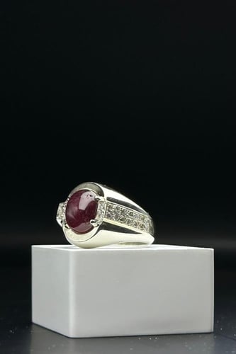 خاتم فضة مع الماس حجر روبي وزن 11.09 جرام