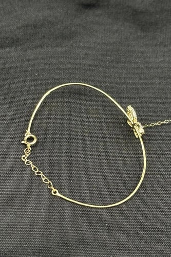 كف اطفال وردة مفرغ ذهب تصميم الماس عيار 18 وزن من...