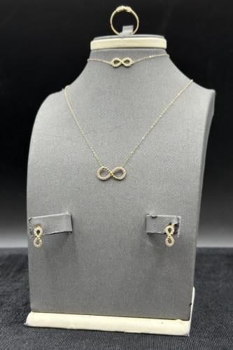 طقم انفنتي ذهب عيار 18 وعد اللانهاية وزن 2.6 جرام