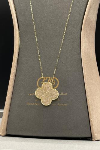 شال وردة ذهب عيار 18 بتصميم الماس وزن من 4.4 الى 4...