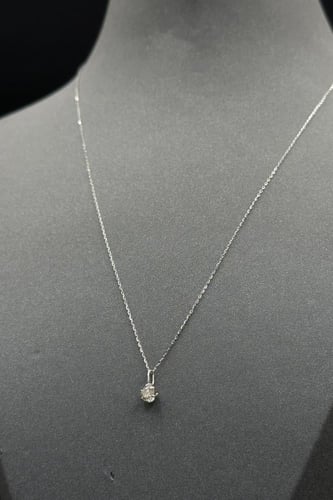 عقد الماس وزن الذهب : 1.16 جرام وزن الألماس : 0.30...