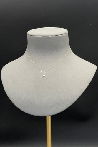 عقد نجمة مفرغ ذهب تصميم الماس عيار 18 وزن 0.3 جرام