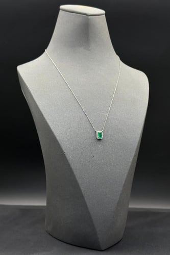 عقد الماس وزن الذهب : 1.83 جرام وزن الألماس : 0.14...