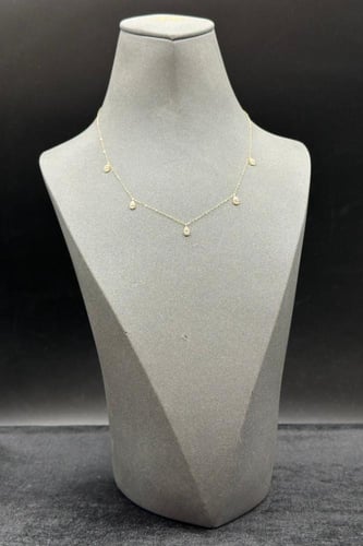 شوكر ذهب عيار 18 باقيت بتصميم الماس وزن من 0.9 الى...